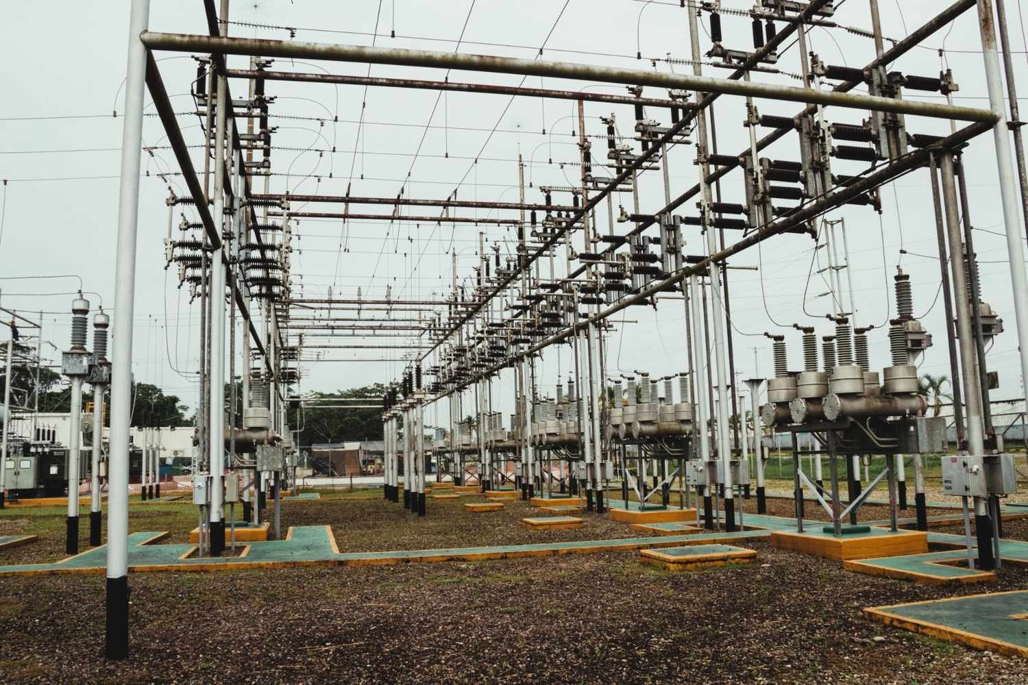 shot-part-high-voltage-electric-power-station (1)
